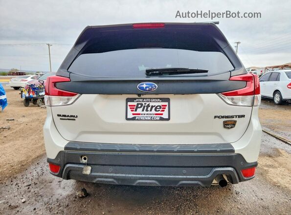 JF2SKAMC4NH430427 2022 SUBARU FORESTER White Rear view