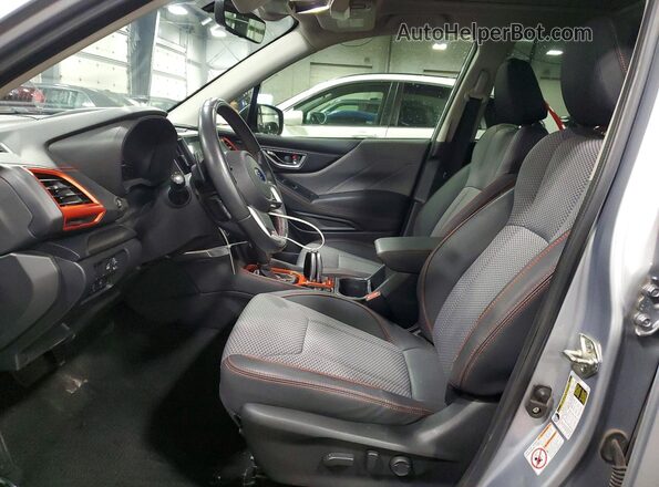 JF2SKAPC3KH552848 2019 SUBARU FORESTER Серебряный Вид салона спереди