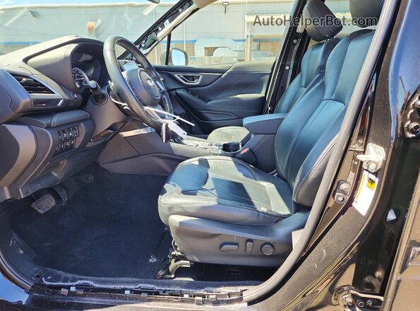 JF2SKARC0NH424116 2022 SUBARU FORESTER Черный Вид салона спереди