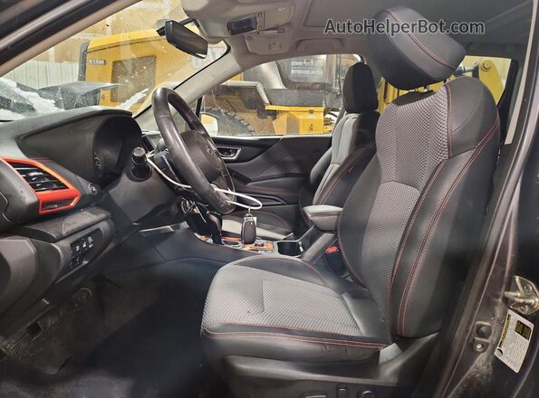 JF2SKARC3MH478170 2021 SUBARU FORESTER Серый Вид салона спереди