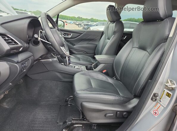 JF2SKAXC1LH463653 2020 SUBARU FORESTER Silver Вид салону спереду