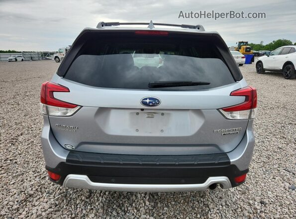 JF2SKAXC1LH463653 2020 SUBARU FORESTER Silver Вид ззаду
