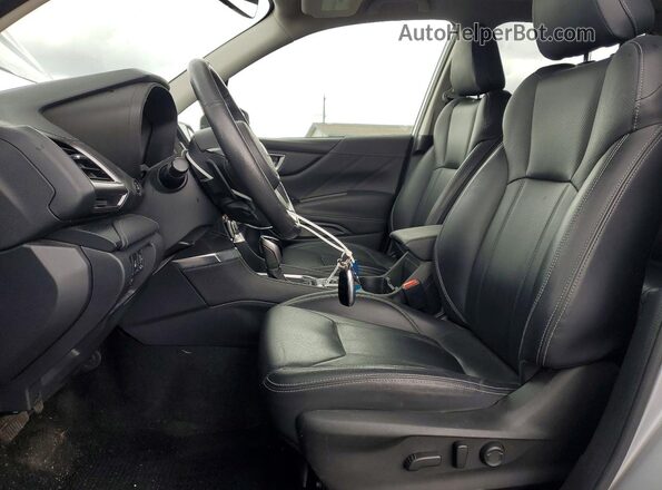 JF2SKAXC6LH417784 2020 SUBARU FORESTER Серебряный Вид салона спереди