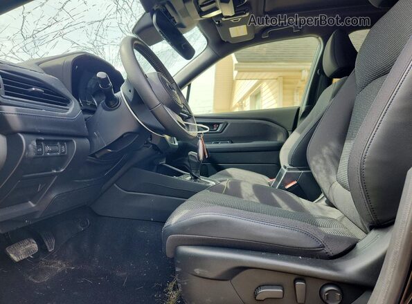 JF2SLDDC0SH461295 2025 SUBARU FORESTER Black Widok wnętrza z przodu