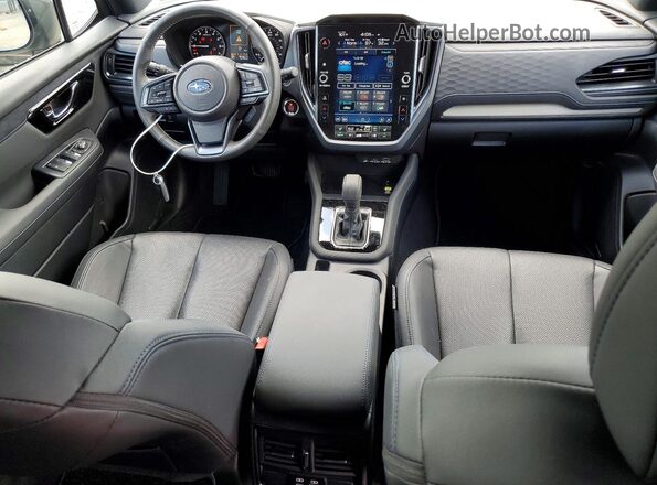 JF2SLDRC8SH513605 2025 SUBARU FORESTER Зеленый Вид панели приборов