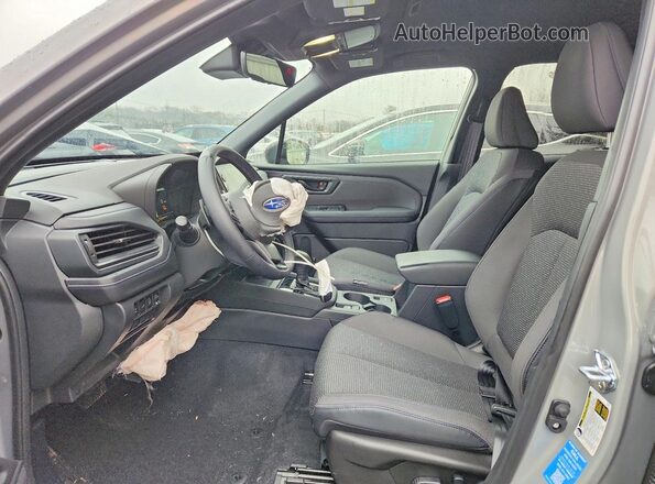 JF2SLSED6SH454136 2025 SUBARU FORESTER Silver Вид салону спереду