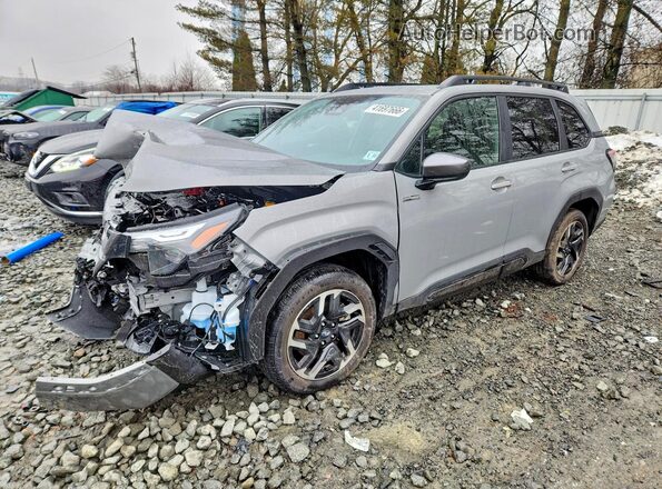 JF2SLSED6SH454136 2025 SUBARU FORESTER Silver Передня ліва чверть
