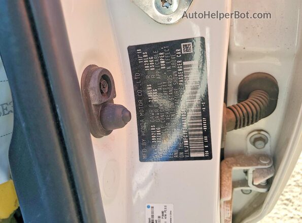 JHMFC1F74KX002922 2019 HONDA CIVIC White Вид підкапотного простору
