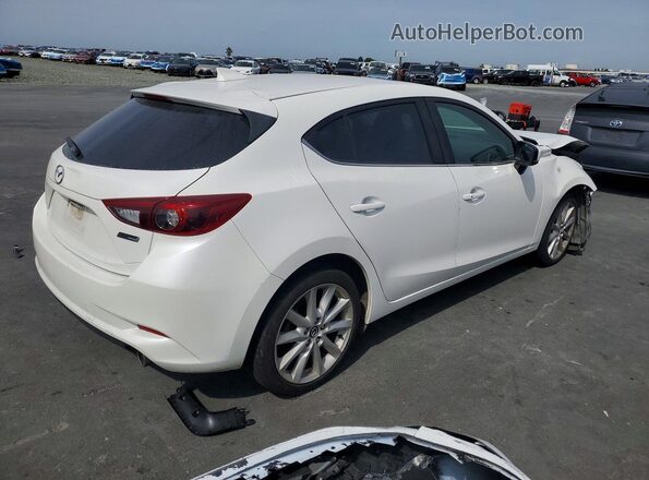 JM1BN1M30H1135019 2017 MAZDA 3 Белый Задняя правая четверть