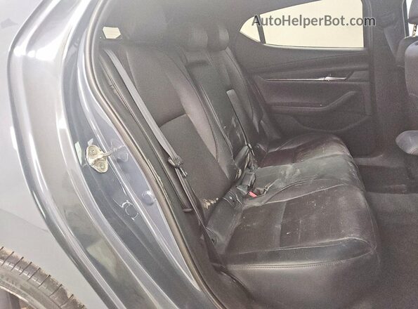 JM1BPBML3M1316903 2021 MAZDA 3 Gray Widok tylnych siedzeń