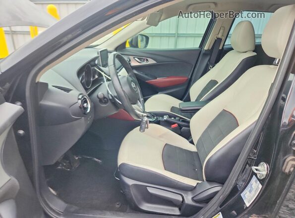 JM1DKBD76G0120636 2016 MAZDA CX-3 Черный Вид салона спереди