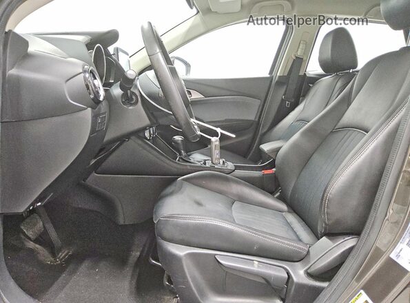JM1DKFC71K0408419 2019 MAZDA CX-3 Серый Вид салона спереди