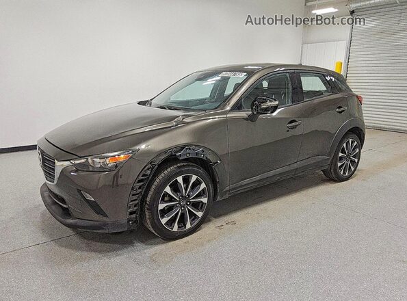 JM1DKFC71K0408419 2019 MAZDA CX-3 Серый Передняя левая четверть
