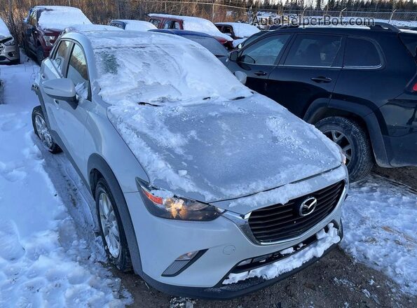 JM1DKFC79H0168772 2017 MAZDA CX-3 Silver Przód prawy