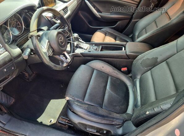 JM1GL1V52H1114488 2017 MAZDA 6 Серебряный Вид салона спереди