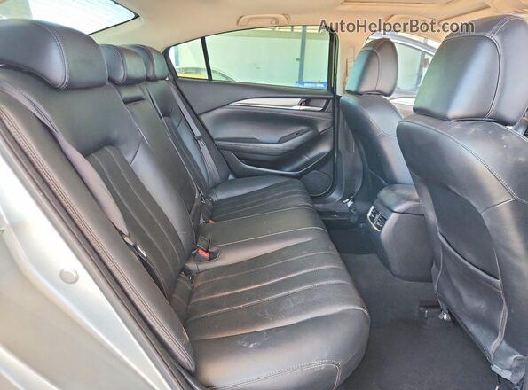 JM1GL1VM5J1312401 2018 MAZDA 6 Серебряный Вид задних сидений