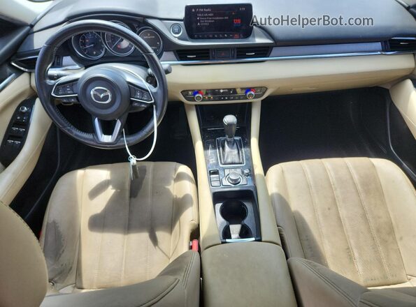 JM1GL1VM7J1309046 2018 MAZDA 6 Серый Вид панели приборов