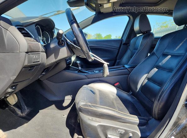 JM1GL1X5XH1154766 2017 MAZDA 6 Черный Вид салона спереди