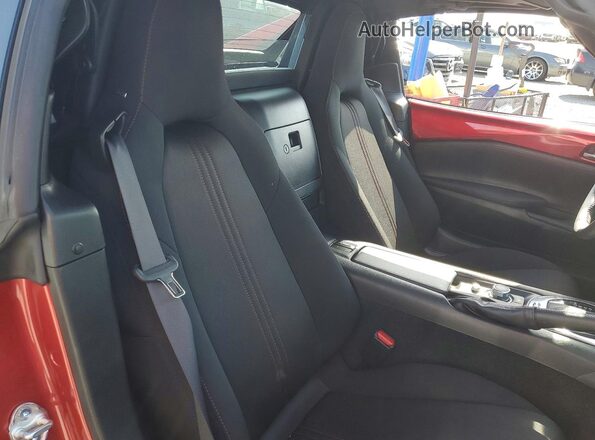 JM1NDAL71J0203537 2018 MAZDA MX-5 Burgundy Vista de los asientos traseros