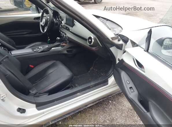 JM1NDAM74J0205944 2018 MAZDA MX-5 MIATA RF Gray Widok wnętrza z przodu