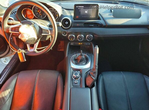 JM1NDAM78N0505878 2022 MAZDA MX-5 Gray Widok deski rozdzielczej