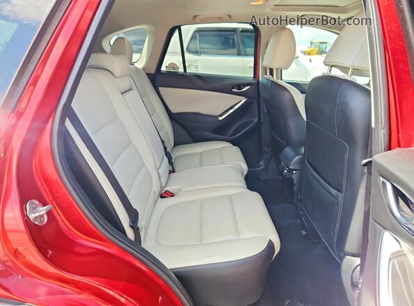 JM3KE4DYXG0797554 2016 MAZDA CX-5 Red Widok tylnych siedzeń