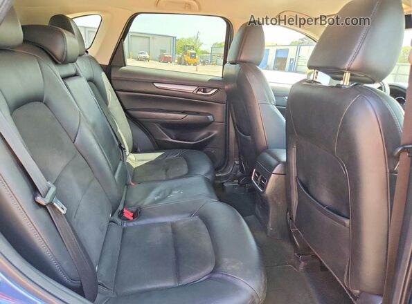 JM3KFACL3H0219184 2017 MAZDA CX-5 Синий Вид задней части салона