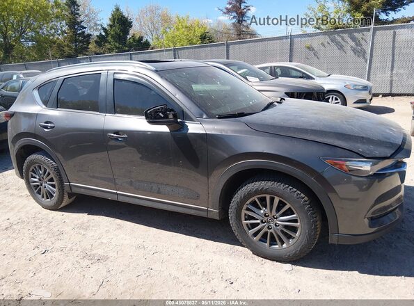 JM3KFACL5H0195602 2017 MAZDA CX-5 Gray Widok wnętrza z tyłu