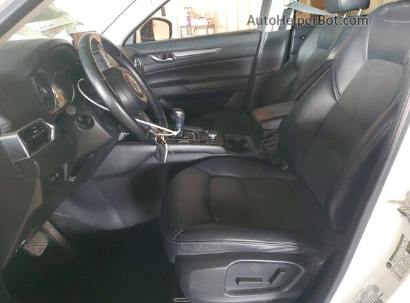 JM3KFACM1M0385156 2021 MAZDA CX-5 White Вид салону спереду