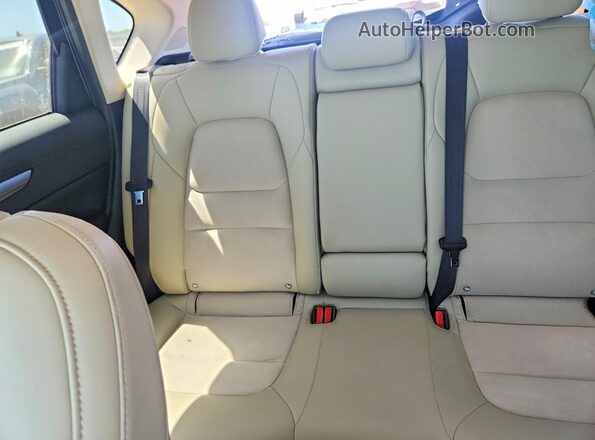 JM3KFACM2J0411758 2018 MAZDA CX-5 Red Вид задніх сидінь