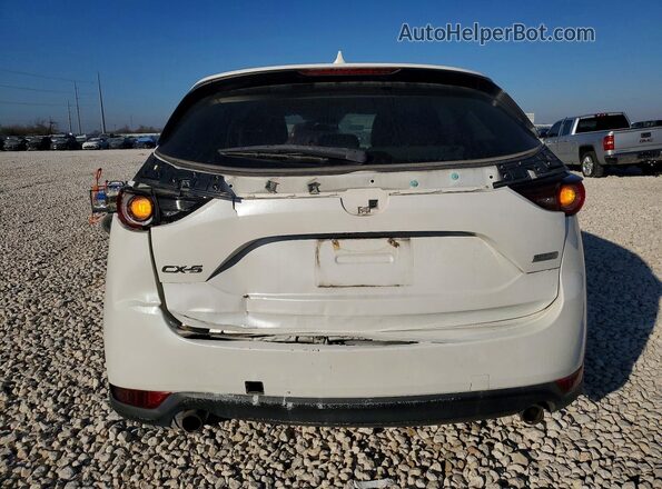 JM3KFACM3J0308820 2018 MAZDA CX-5 White Widok z tyłu