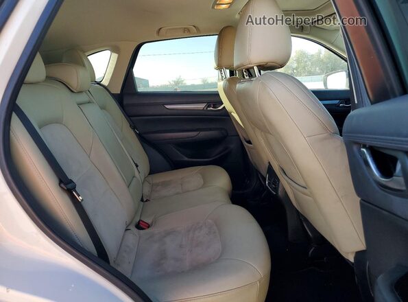 JM3KFACM3J0308820 2018 MAZDA CX-5 White Widok wnętrza z tyłu