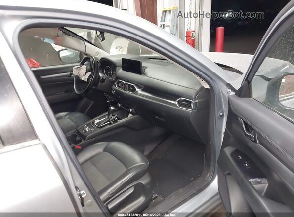 JM3KFACM4M0343581 2021 MAZDA CX-5 Gray Front interior view