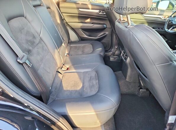 JM3KFACM8J0405821 2018 MAZDA CX-5 Black Widok tylnych siedzeń