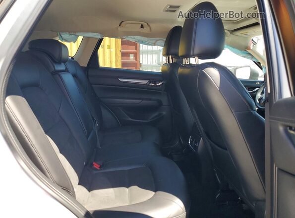 JM3KFACM8J1379599 2018 MAZDA CX-5 Silver Widok tylnych siedzeń