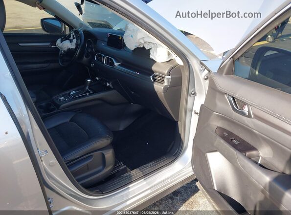 JM3KFACMXK0610431 2019 MAZDA CX-5 Серебряный Вид салона спереди