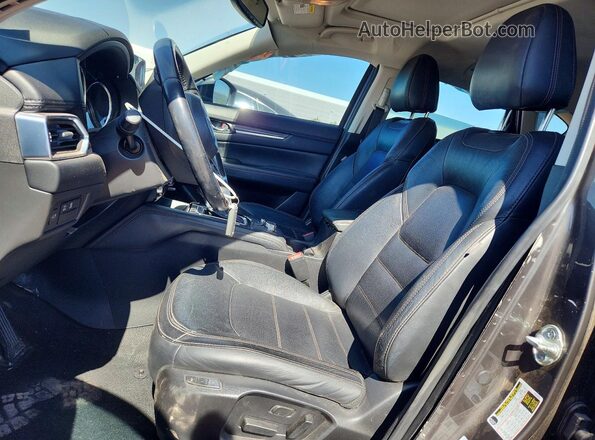 JM3KFADM1J1305259 2018 MAZDA CX-5 Charcoal Widok wnętrza z przodu