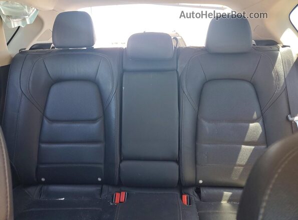 JM3KFADM1J1305259 2018 MAZDA CX-5 Charcoal Widok tylnych siedzeń