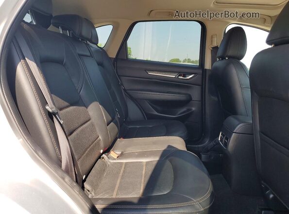 JM3KFADM1K1603988 2019 MAZDA CX-5 Серый Вид задней части салона
