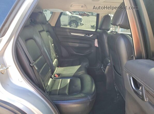 JM3KFADM6J0317655 2018 MAZDA CX-5 Silver Вид задньої частини салону
