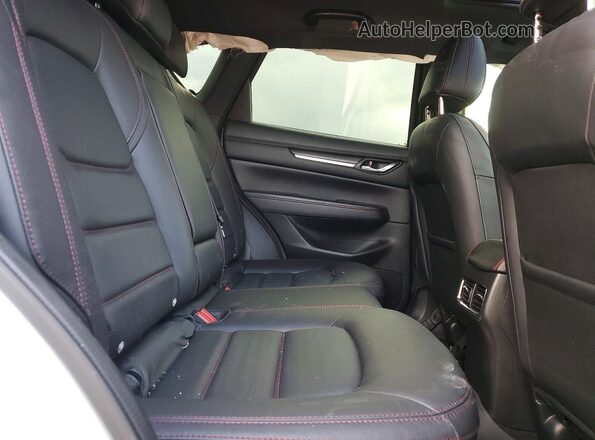 JM3KFBAY2N0556803 2022 MAZDA CX-5 White Rear interior view