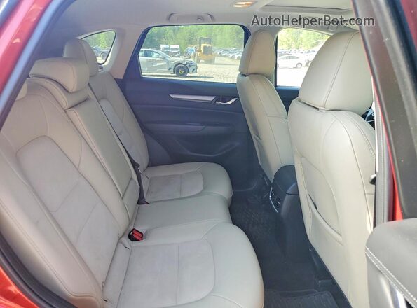 JM3KFBCL5H0213330 2017 MAZDA CX-5 Red Widok wnętrza z tyłu