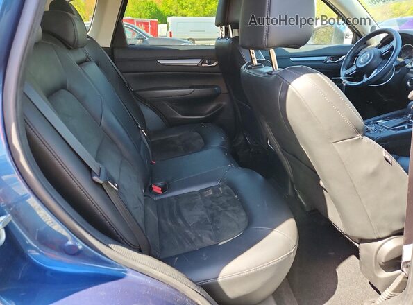 JM3KFBCM7J0409588 2018 MAZDA CX-5 Blue Widok wnętrza z tyłu