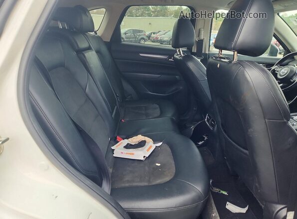 JM3KFBCM8J0374317 2018 MAZDA CX-5 White Rear interior view