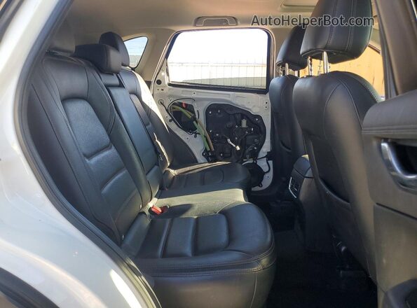 JM3KFBCM9M0490047 2021 MAZDA CX-5 White Widok tylnych siedzeń