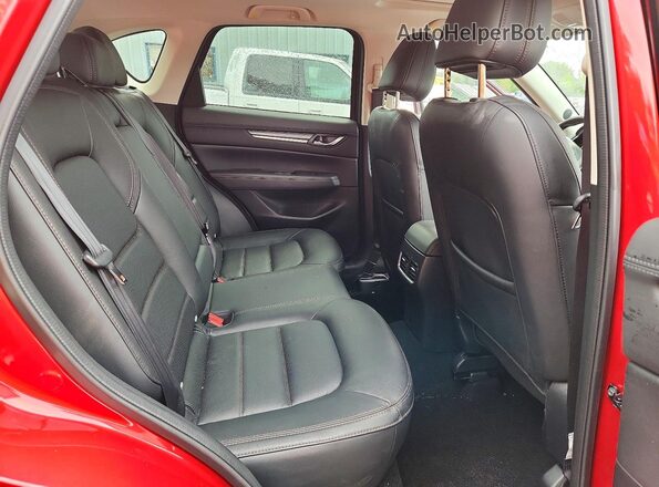 JM3KFBDL5H0144976 2017 MAZDA CX-5 Red Vista de los asientos traseros