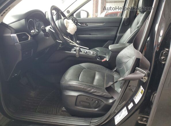 JM3KFBDL5H0222561 2017 MAZDA CX-5 Черный Вид салона спереди