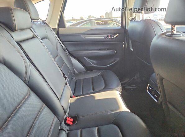 JM3KFBDM6N1583554 2022 MAZDA CX-5 Silver Widok wnętrza z tyłu