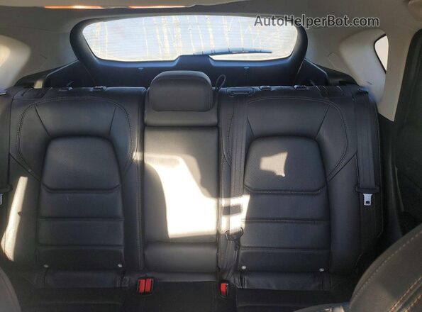 JM3KFBDM8K0646509 2019 MAZDA CX-5 White Vista de los asientos traseros