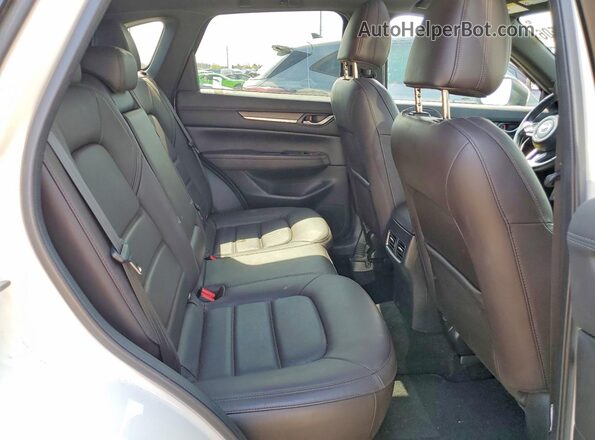 JM3KFBE22K0654652 2019 MAZDA CX-5 Белый Вид задней части салона